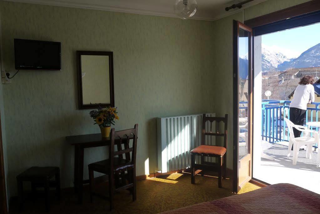 Font-Romeu-Odeillo-Via Hotel L'Oustalet מראה חיצוני תמונה